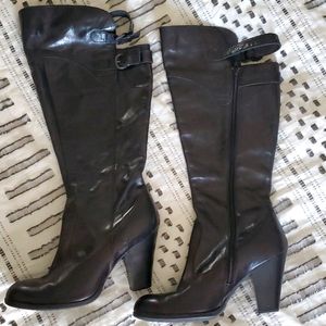 Born leather boots